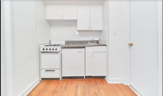 Foto del edificio - 420 W 45th St