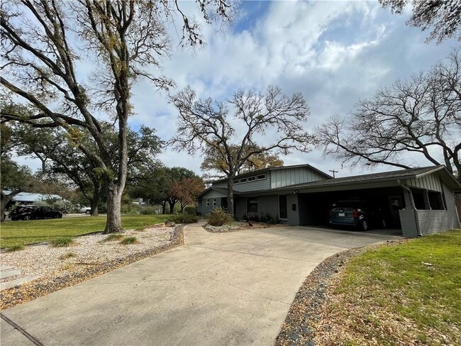 Building Photo - 2117 Barton Hills Dr