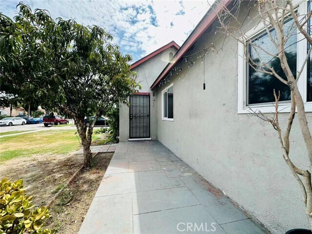 Building Photo - 3320 Tenaya Ave