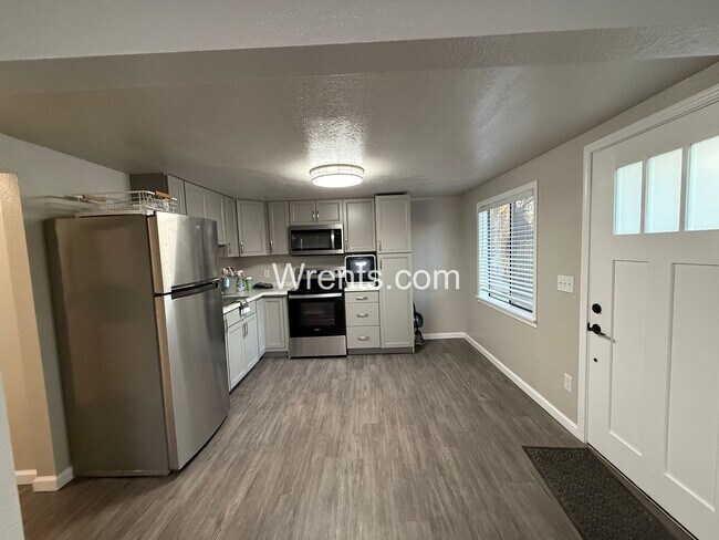 Foto del edificio - 6319-6321 N Stevens St