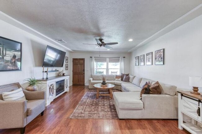 Foto del edificio - 3054 E Brown Ave