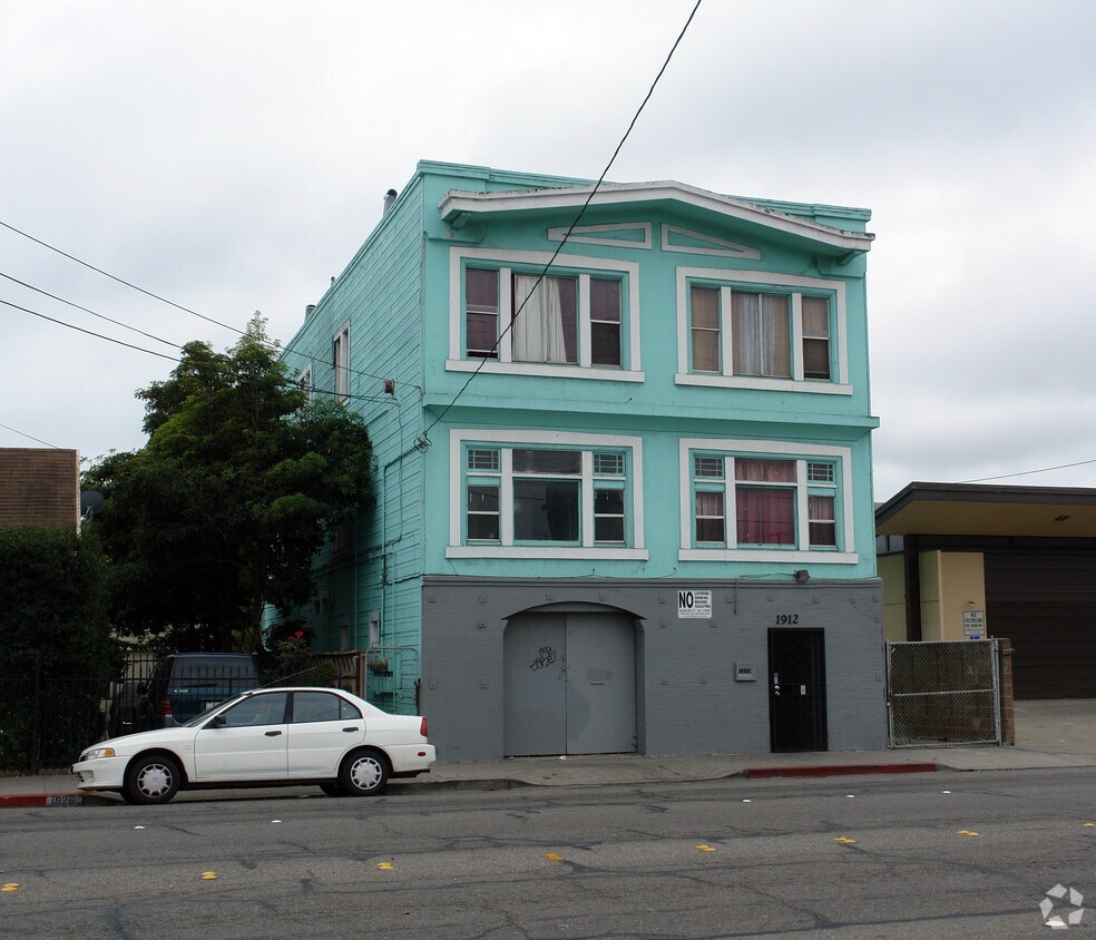 Primary Photo - 1912 Barrett Ave