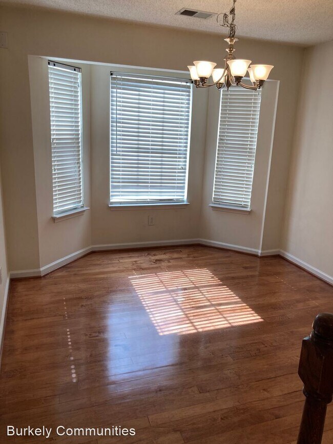 Foto del edificio - 3 br, 2 bath House - 605 Spring Leaf Ct.