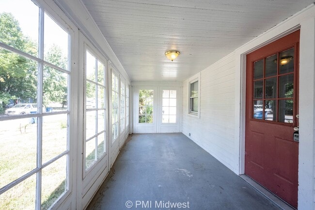 Building Photo - 4715 Caroline Ave