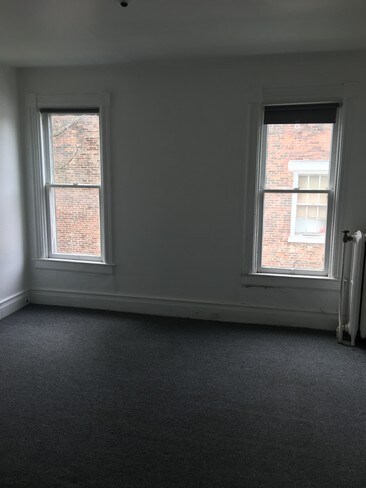 Foto del edificio - 325 E Liberty St