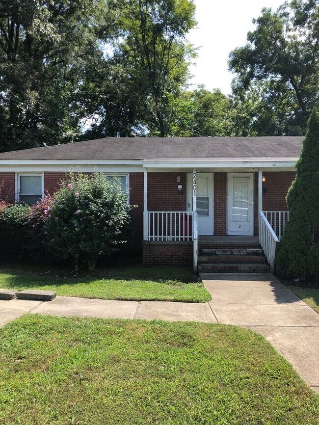 Building Photo - 2401 Celia Ave