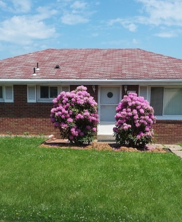 3 Bedroom Brick Ranch - 1504 Gilmore Dr