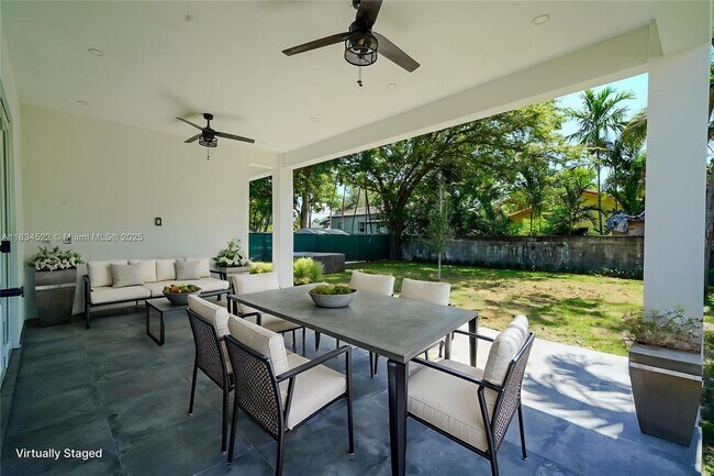 Foto del edificio - 112 NW 24th Ct