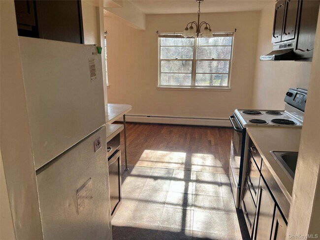 Foto del edificio - 63 Kenwood Dr