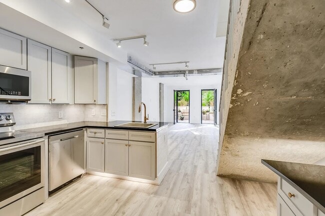 Building Photo - 631 D St NW