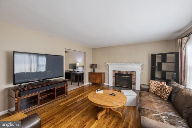 Foto del edificio - 7808 Suffolk Ct