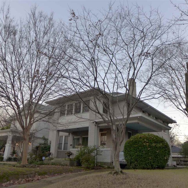 Foto del edificio - 1611 Carr Ave