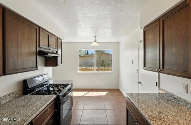 Building Photo - 2900 Roy Pace Dr