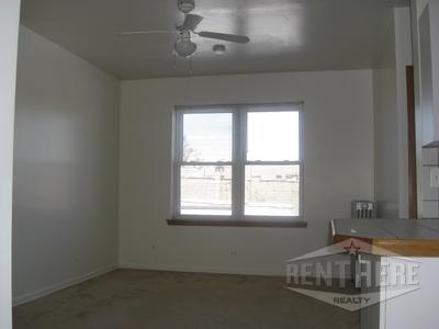 Building Photo - 4031 N Kenmore Ave