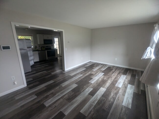 Building Photo - 124 Albe Dr