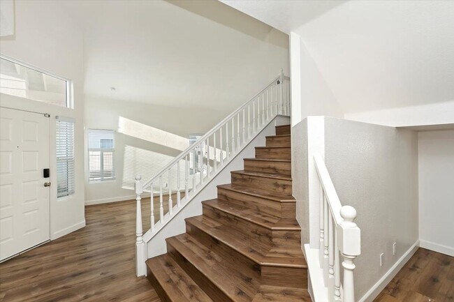 Foto del edificio - A move-in-ready family home in Riverside’s sought-after Orangecrest neighborhood