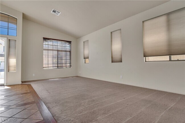 Foto del edificio - 8940 Emery Lake St
