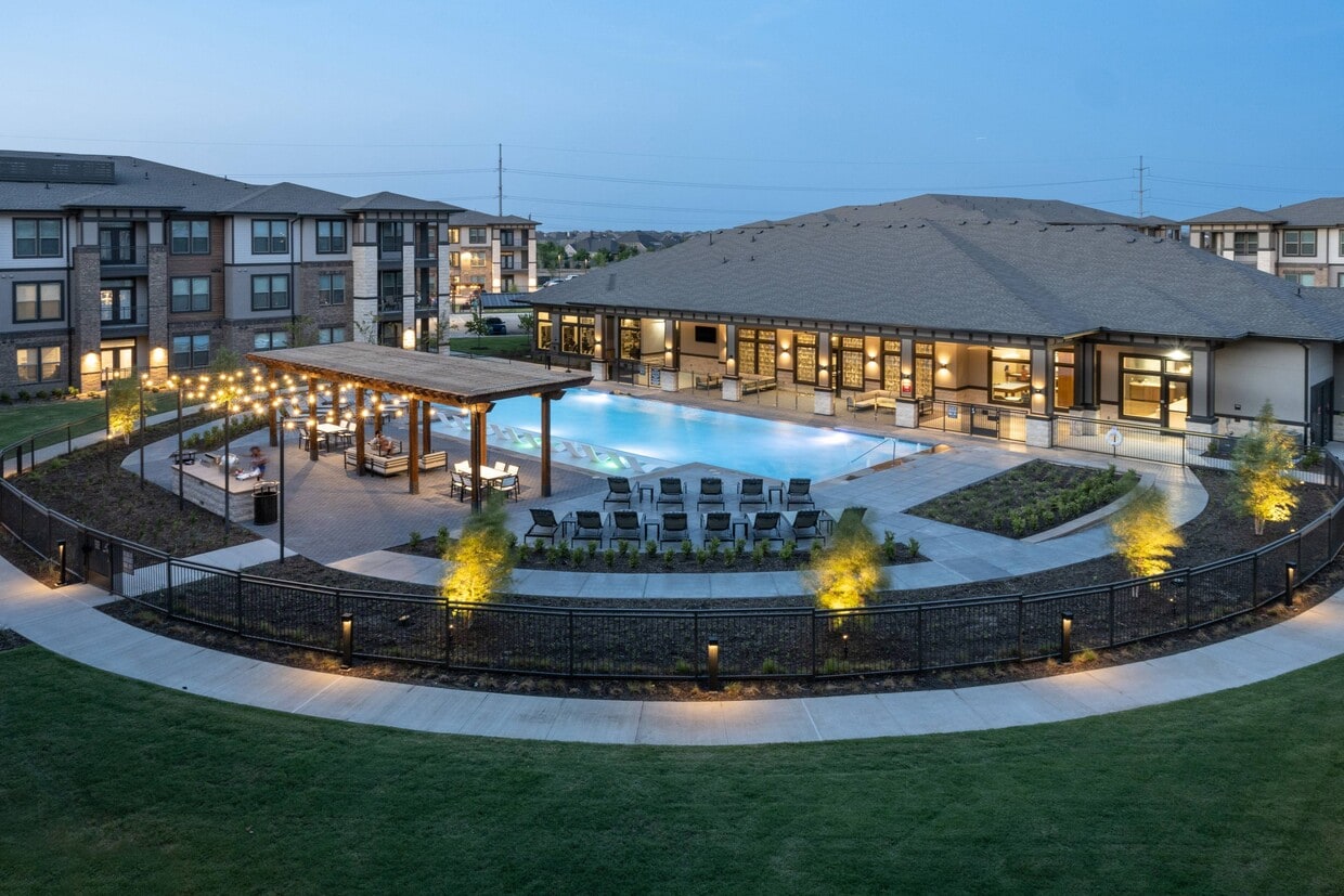 Union House Apartments in Aubrey, TX