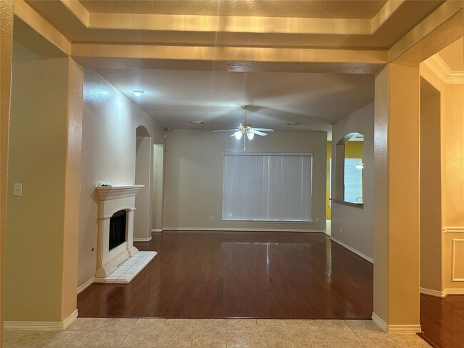 Building Photo - 11402 Softbreeze Ct