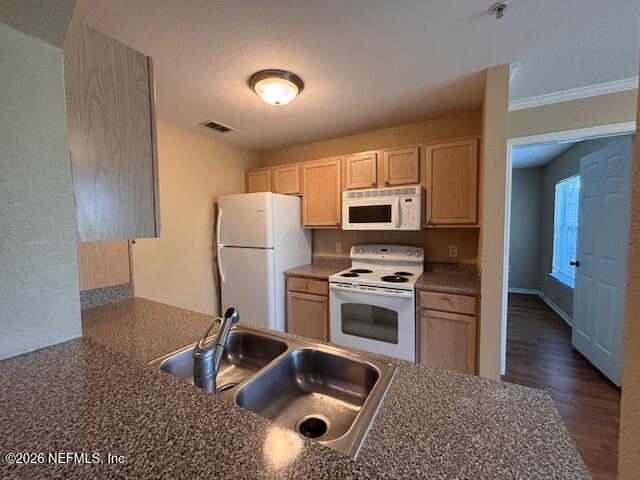 Foto del edificio - 7800 Point Meadows Dr