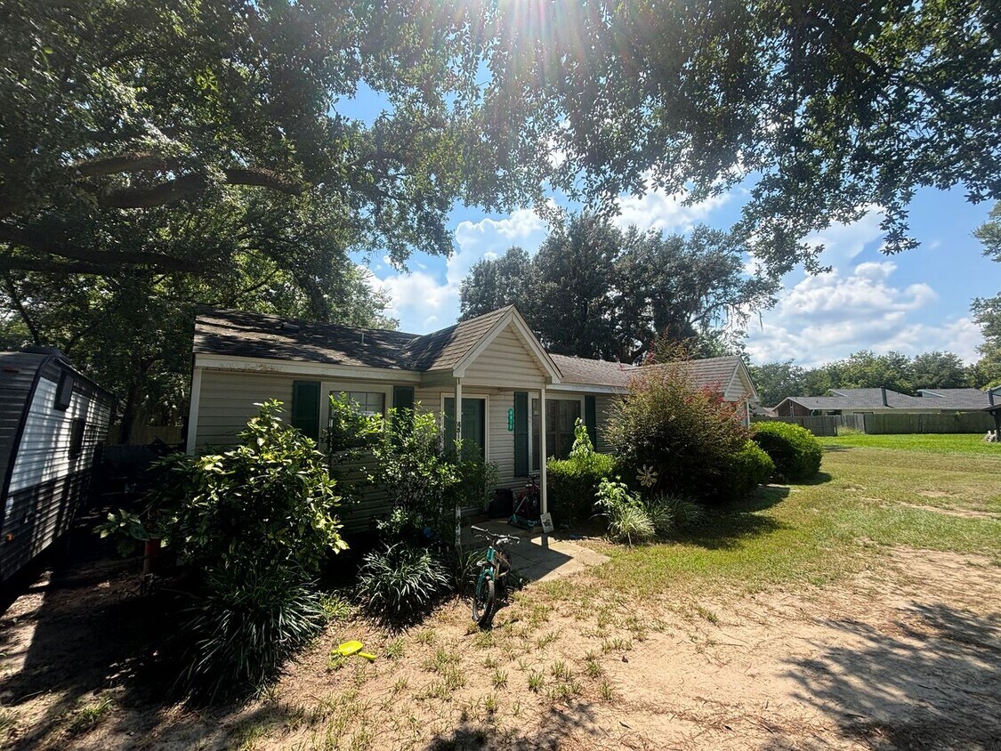 Foto principal - Spacious 2 bedroom!