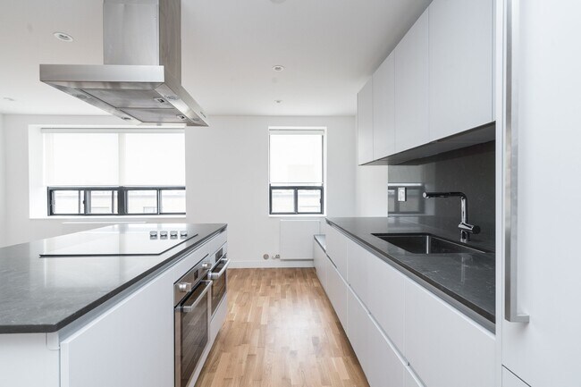 Photo du bâtiment - 612 Dawes Rd