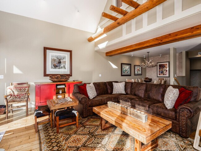Building Photo - c1 Saddle Ridge Rd