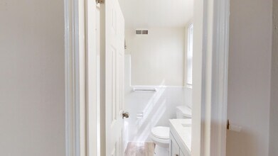 Interior Photo - Presidential Greens