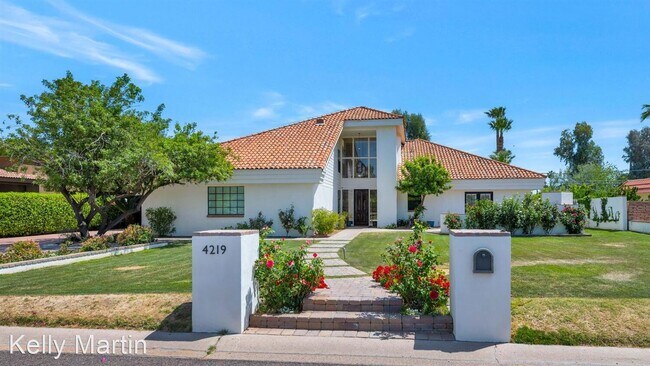 Foto del edificio - 5 br, 3 bath House - 4219 N 62nd