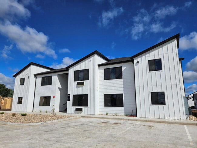 Building Photo - Washington Flats