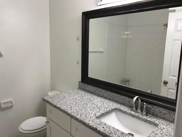 Foto del edificio - 758 SW Duxbury Ave