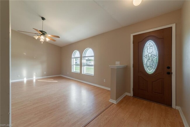 Foto del edificio - Experience this 4 bedroom 2 bath SW Cape C...