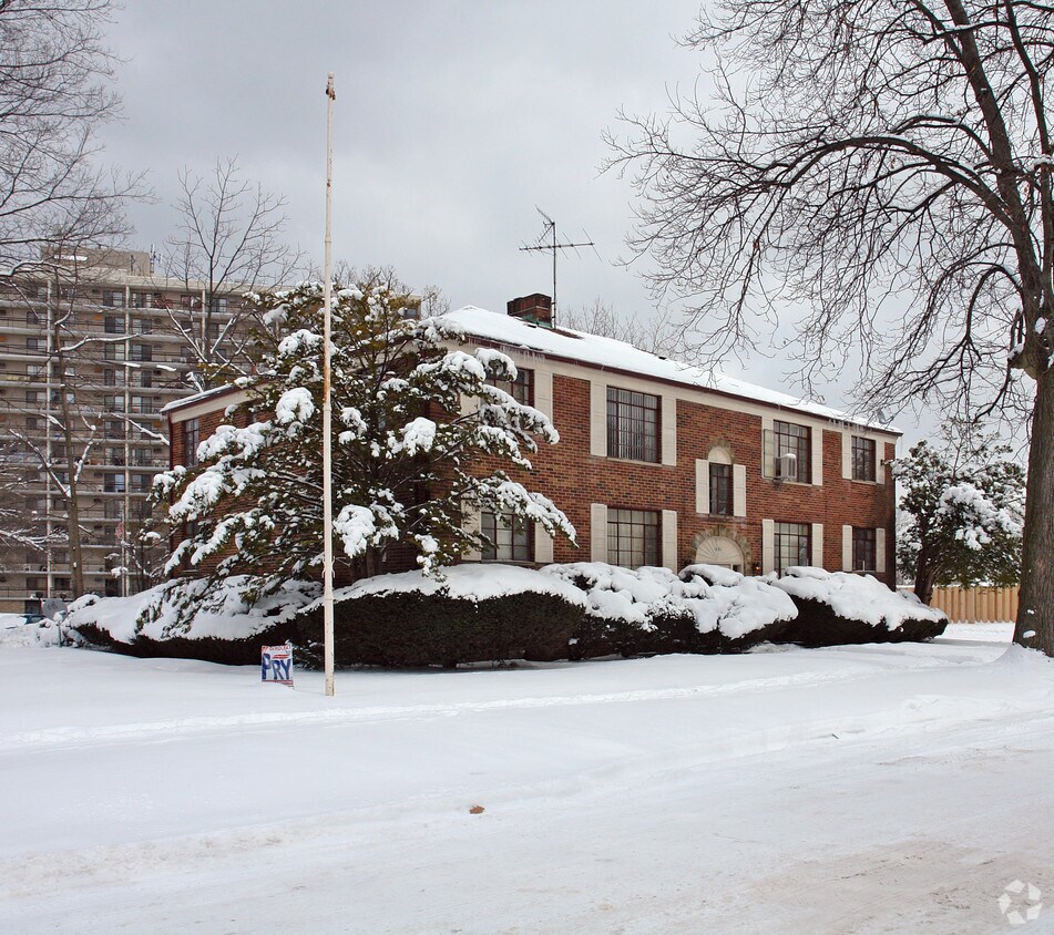 Primary Photo - 691 Payne Ave