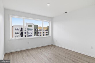 Building Photo - 915 N Broad St