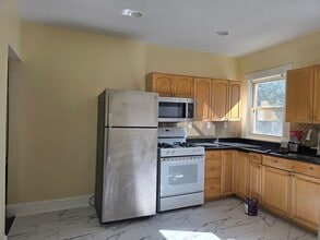 Building Photo - 349 Hollis St