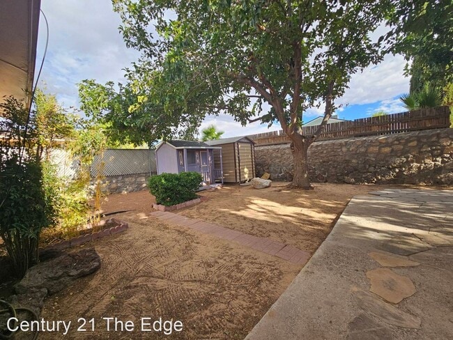 Building Photo - 4 br, 2 bath House - 11348 Tom Ulozas