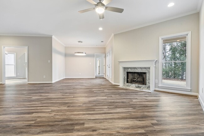 Foto del edificio - 1223 Berwick Rd. (Greystone) ****Just Remo...