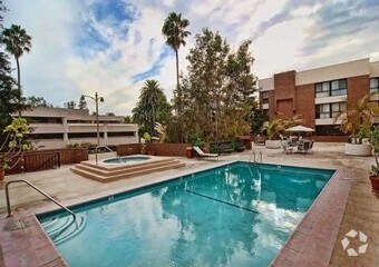 Foto del edificio - 4477 Wilshire Blvd