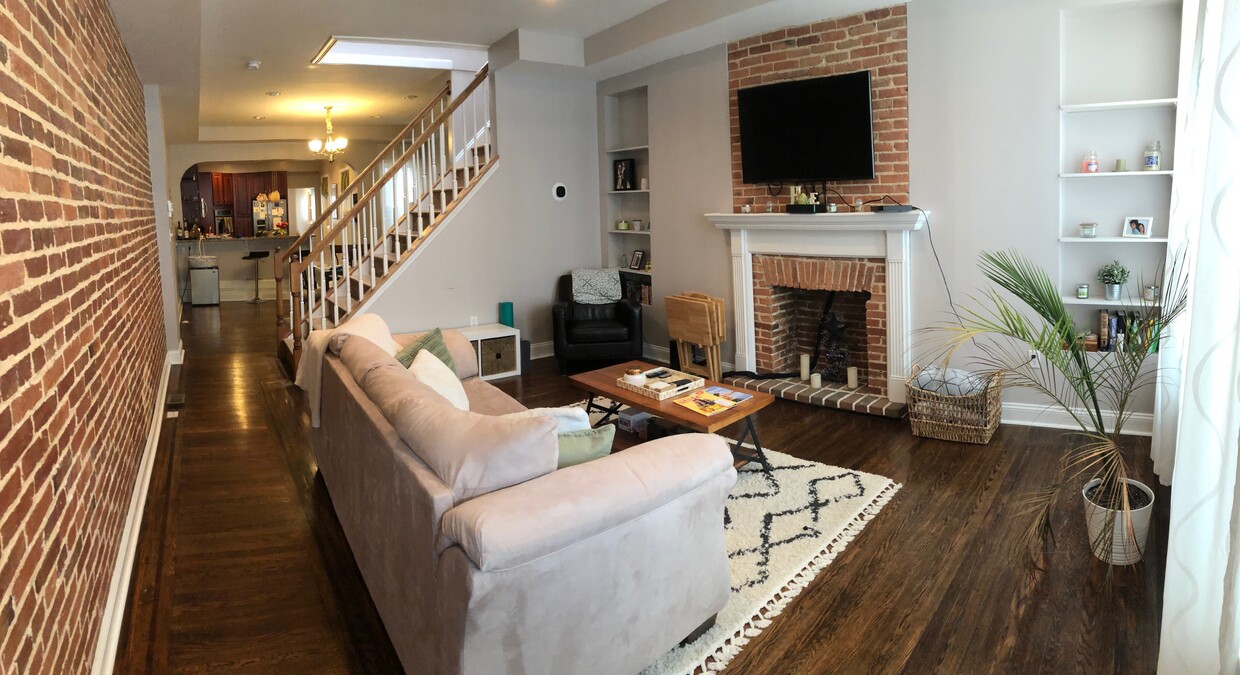 Primary Photo - 1437 S Charles St