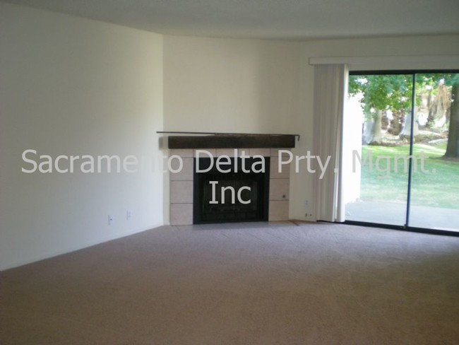 Building Photo - 7805 Temple Ln