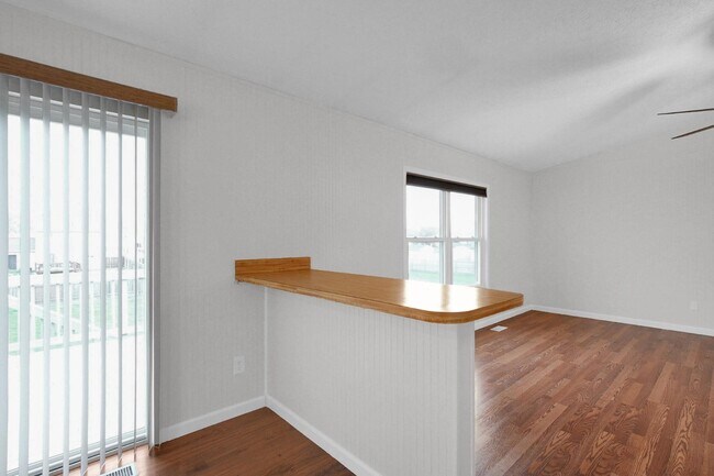Building Photo - 1174 Obetz Rd