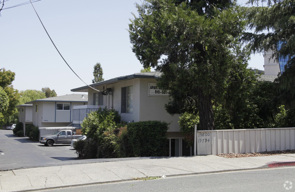 Foto del edificio - 19794 Stanton Ave