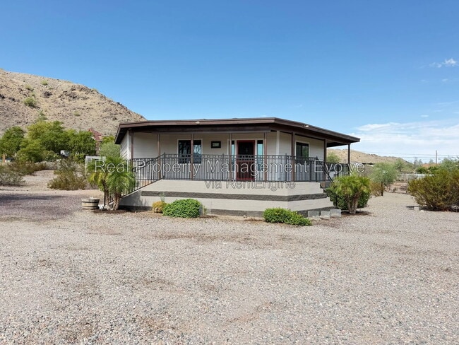 Building Photo - 4213 W Cheyenne Dr