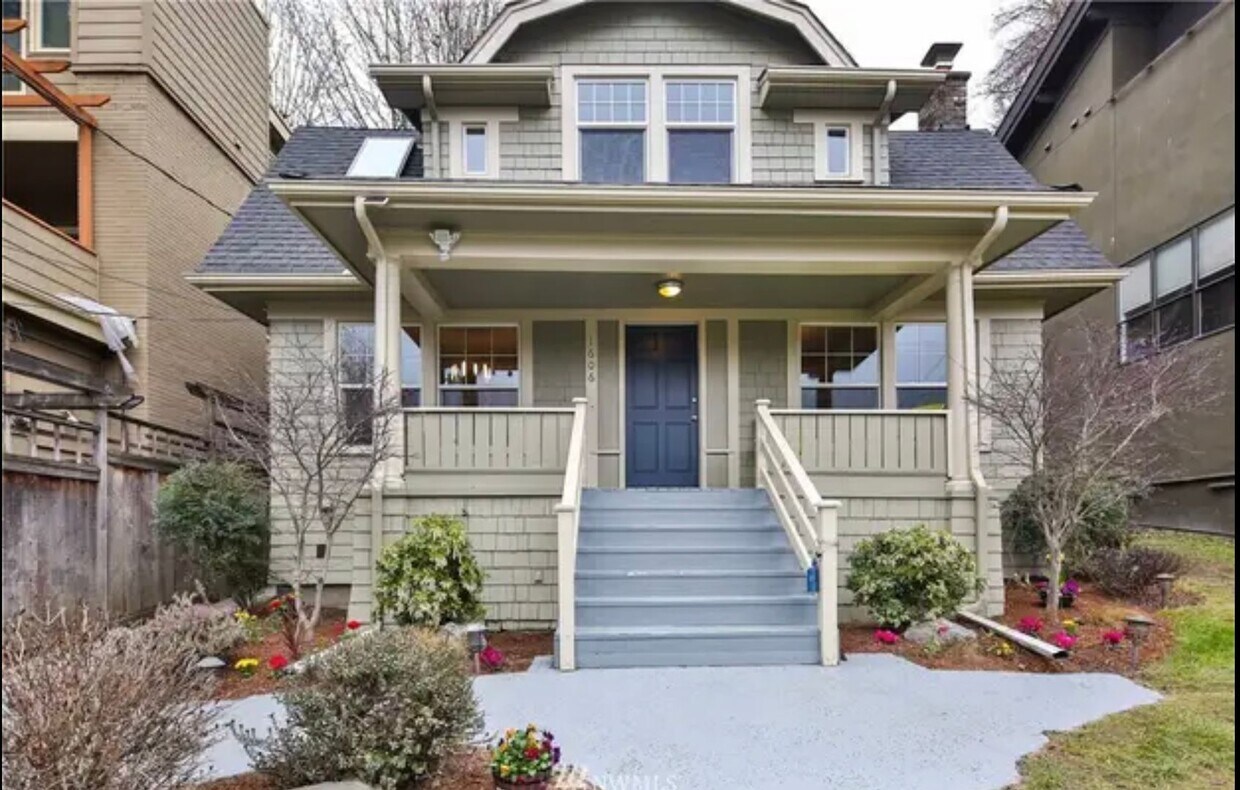 Foto principal - 1606 Lakeview Blvd E