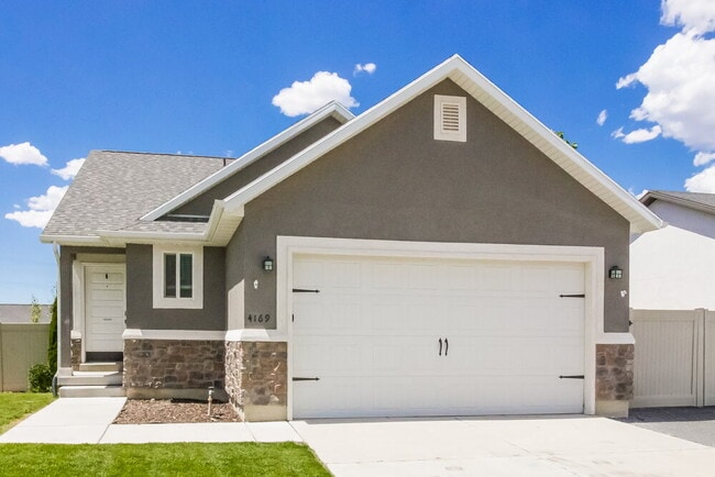Building Photo - 4169 Shirley Ln