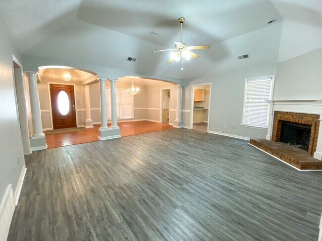 Foto del edificio - 3 bed 2 bath in Cordova w/ nearly 1800 Sq ft