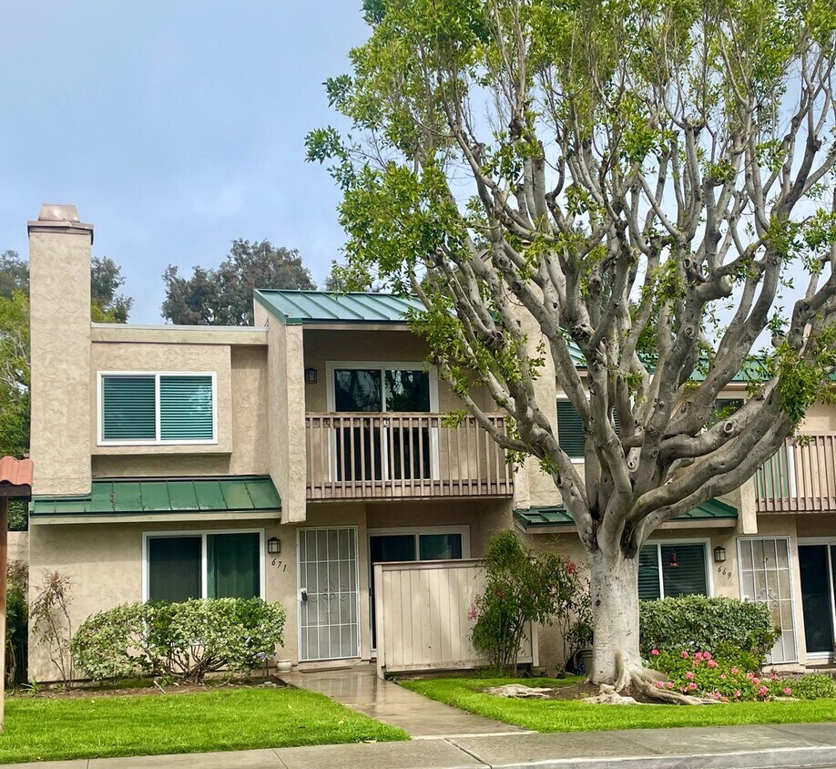 671 Copper Dr, Vista, CA 92083 Townhome Rentals in Vista CA