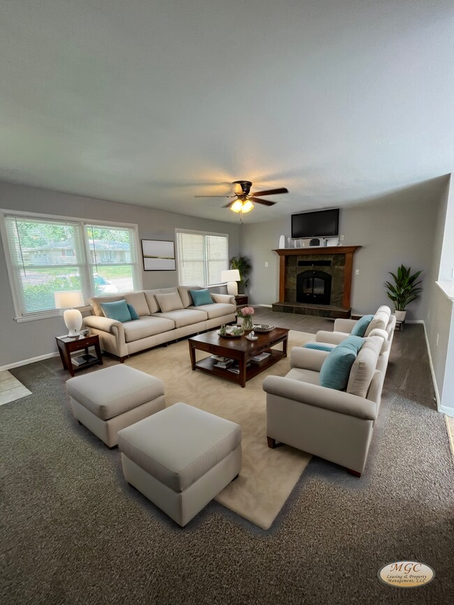Foto del edificio - SINGLE FAMILY HOME WITHIN WALKING DISTANCE...