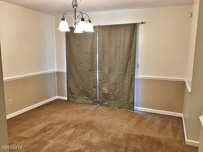Building Photo - 3 br, 3 bath Townhome - 104 Saint James Place