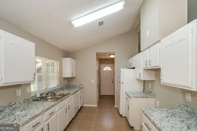 Building Photo - 6373 Valley Dale Dr